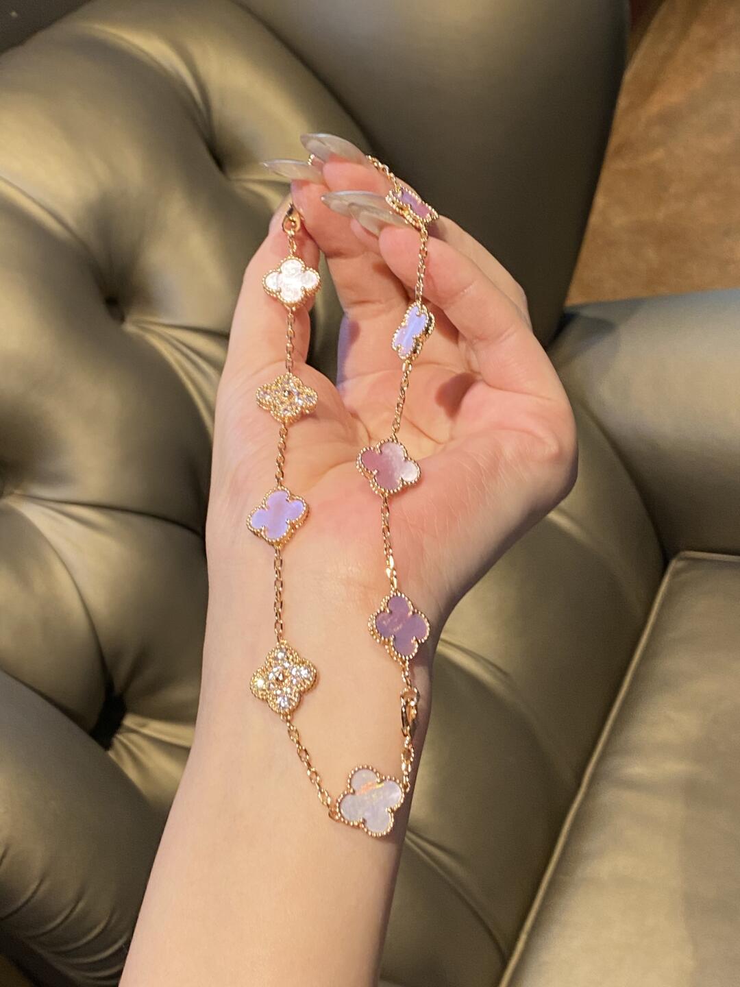 [AuraEcho]CLOVER 10 MOTIFS DIAMOND PINK MOP NECKLACE