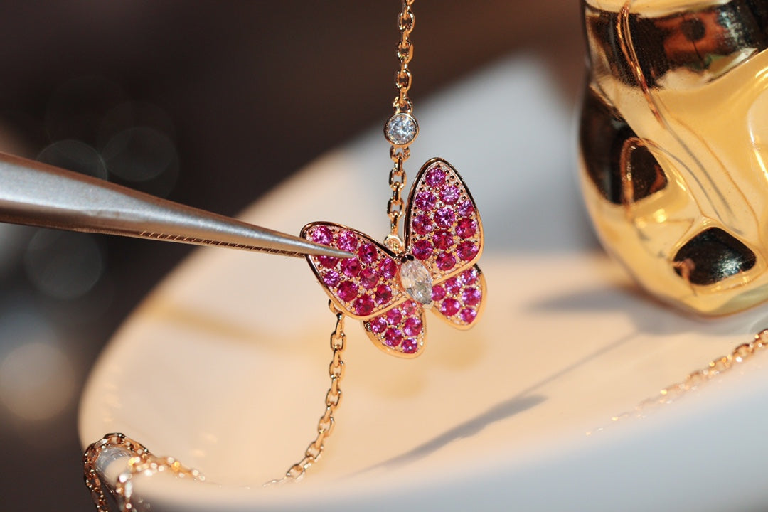 [AuraEcho]BUTTERFLY RED DIAMOND ROSE GOLD NECKLACE