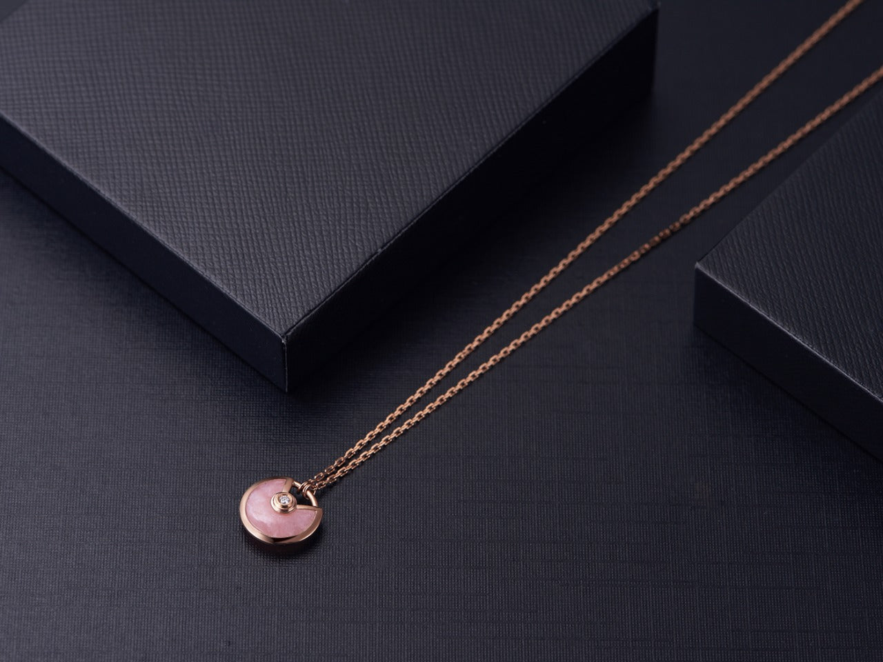 [AuraEcho]AMULETTE ROSE GOLD PINK MOP NECKLACE