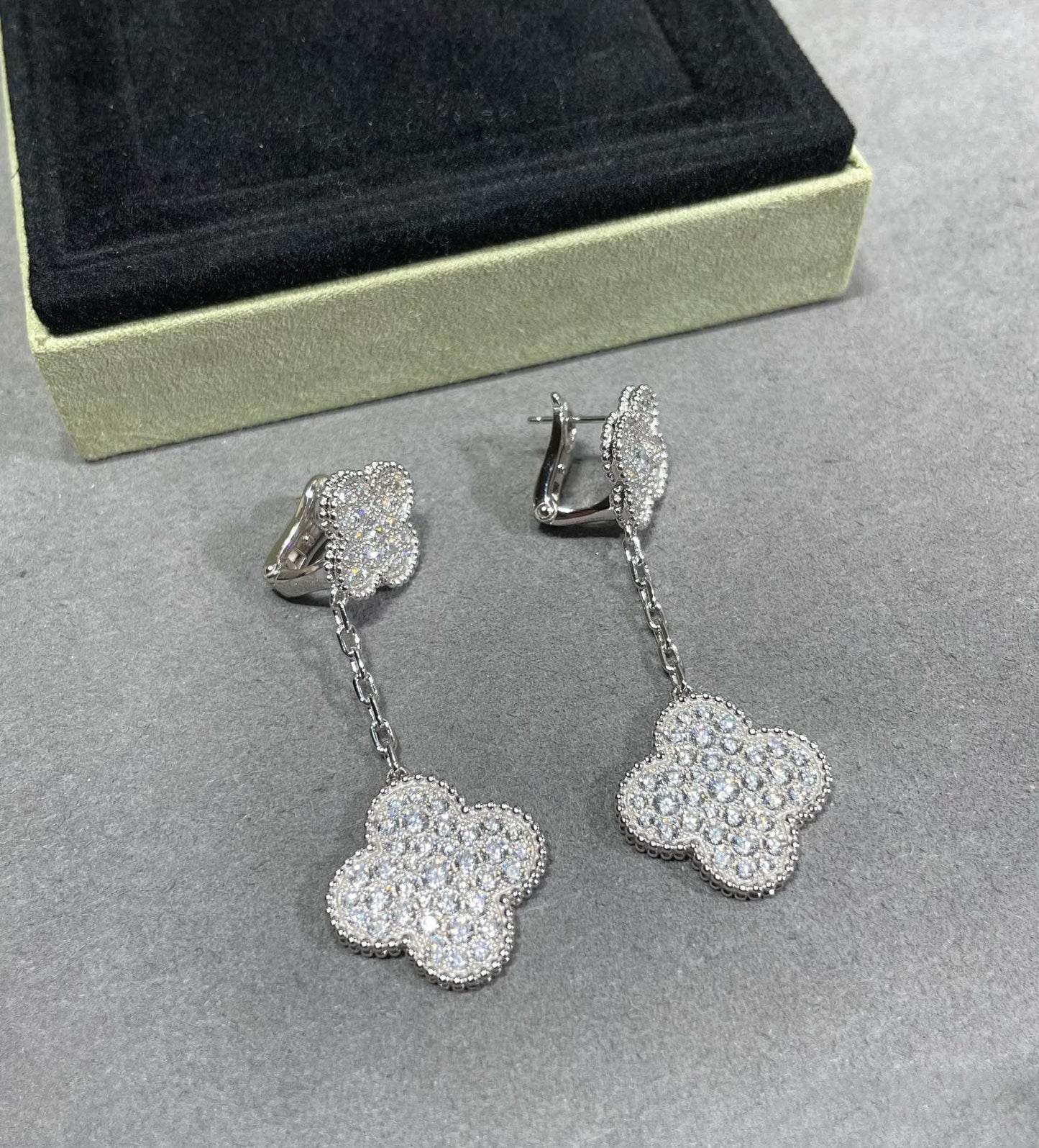 [AuraEcho]CLOVER 2 MOTIFS DIAMOND PAVED SILVER EARRINGS