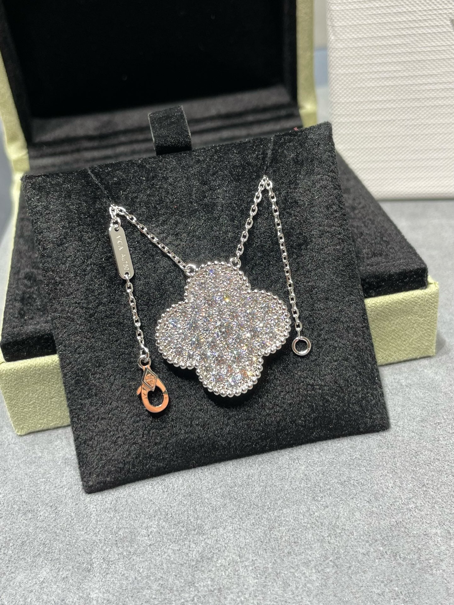 [AuraEcho]CLOVER 25MM LARGE PENDANT DIAMOND PAVED SILVER NECKLACE