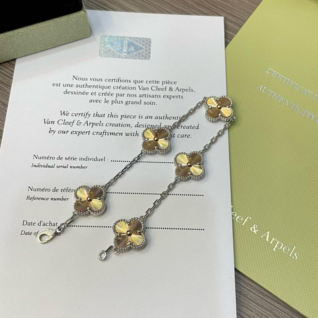 [AuraEcho]CLOVER  5 MOTIFS  CHRISTMAS LIMITED EDITION BRACELET